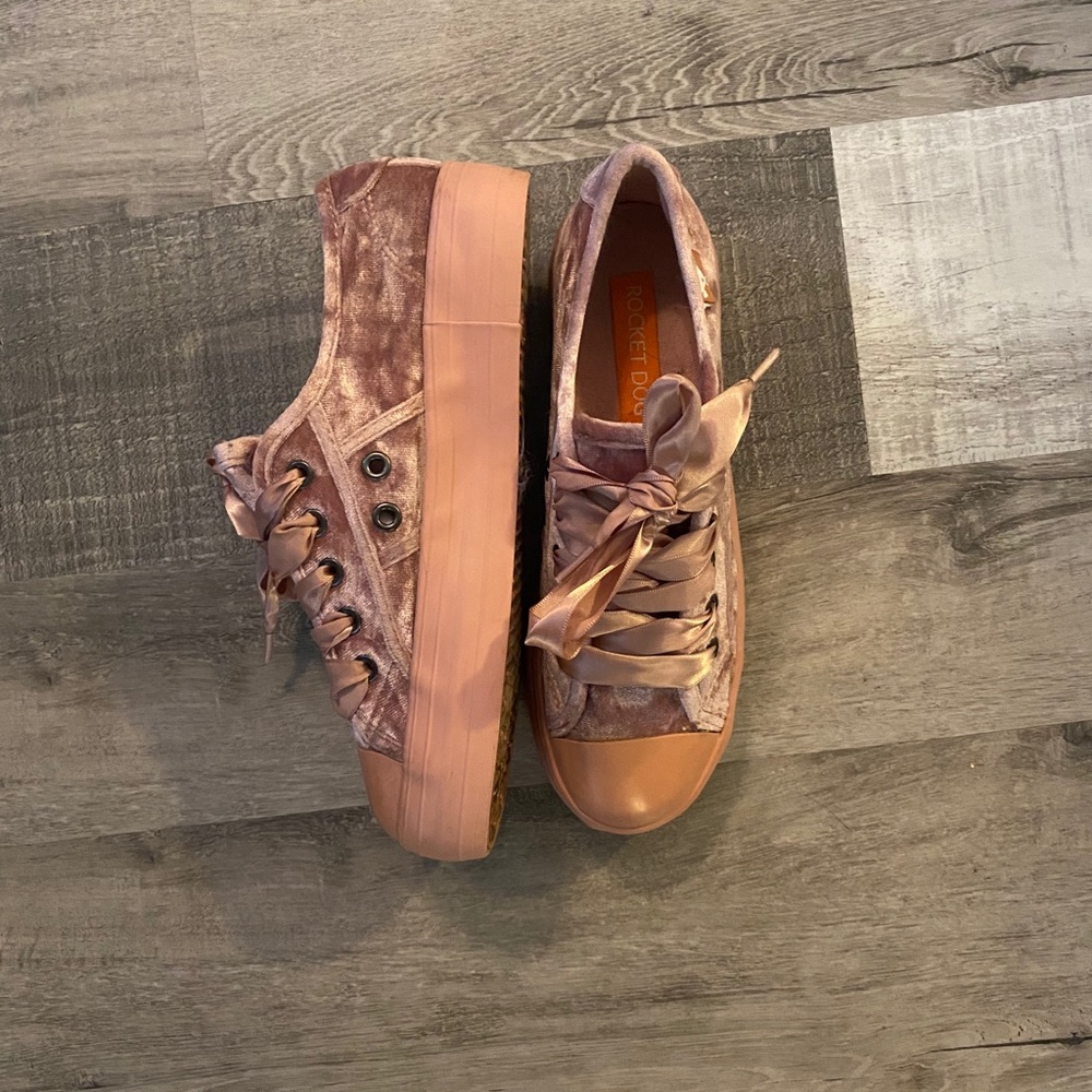 Rocket dog pink velvet and satin lace sneakers-6.5